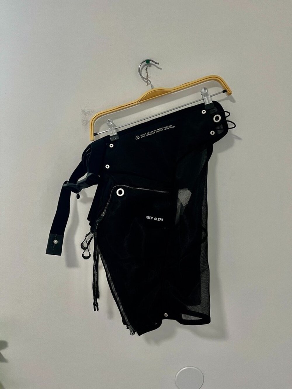HAMCUS _PRMTVSM Black Utility Vest Size 4